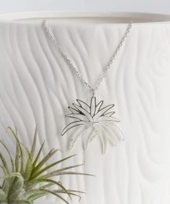 A Tea Leaf Jewelry Air Plant Necklace