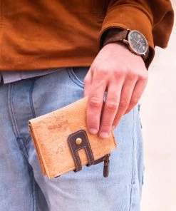 Meninas Bonitas Cork Cork Billfold Wallet With Cut Flap