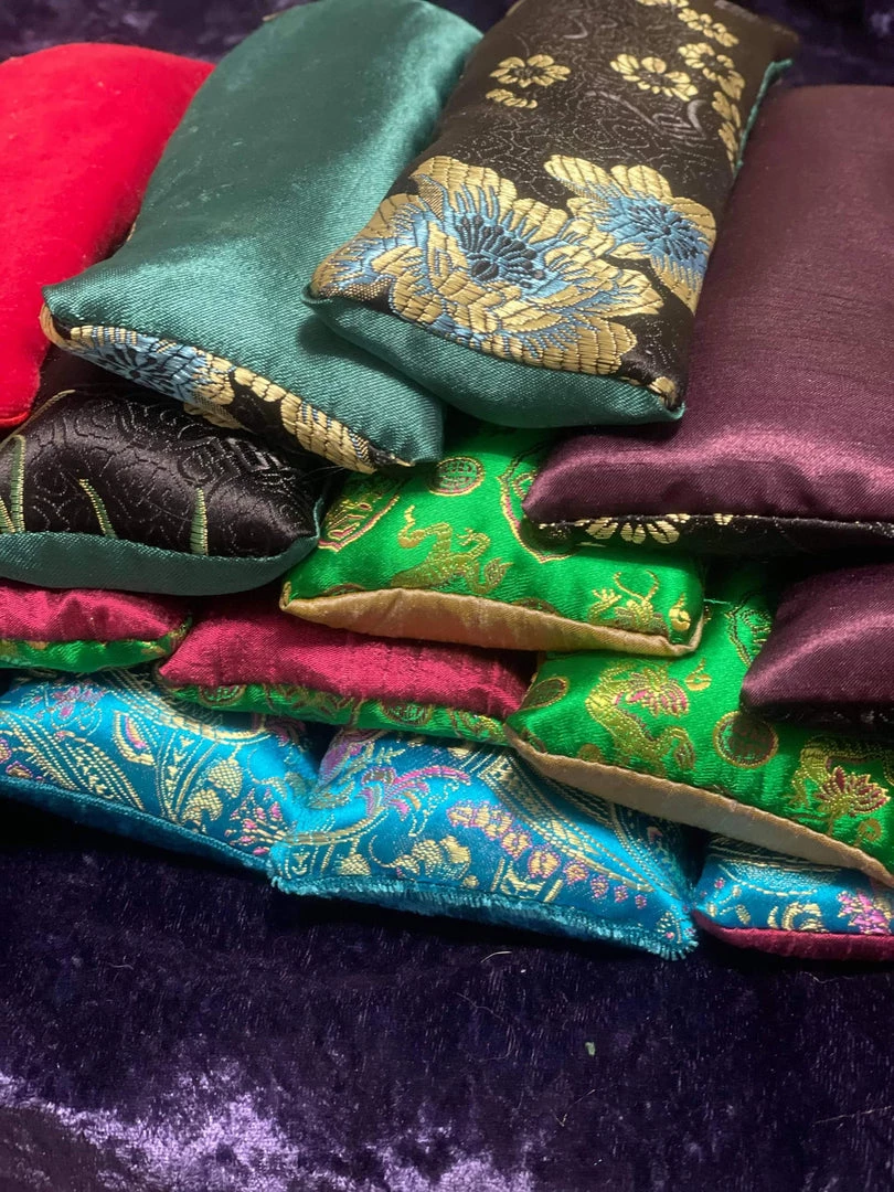 A.ell Design Luxurious Eye Pillow 5 A.ell Design Luxurious Eye Pillow